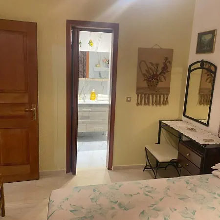 Hliannas House Nyaraló Efl